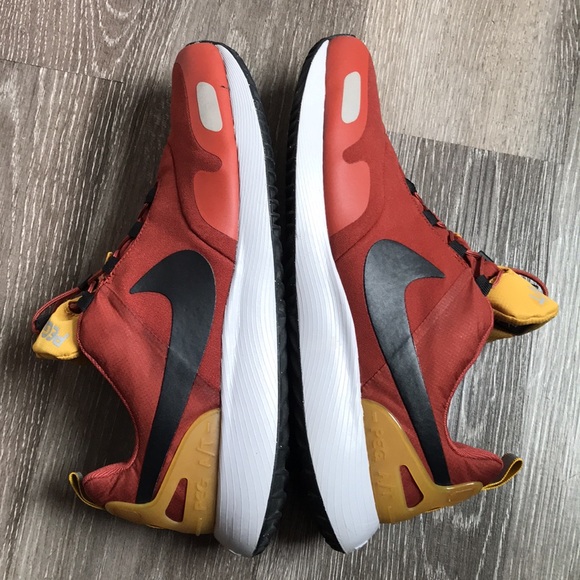 Nike - Picture 6 of 16